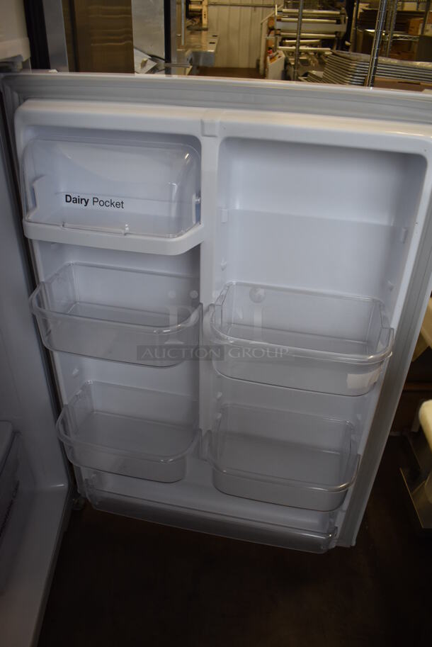 Criterion CTMR182WD1W Metal Cooler Freezer Combo Unit. 115 Volts, 1 Phase. 30x29x66.5. Tested and Working! - Image 6 of 8
