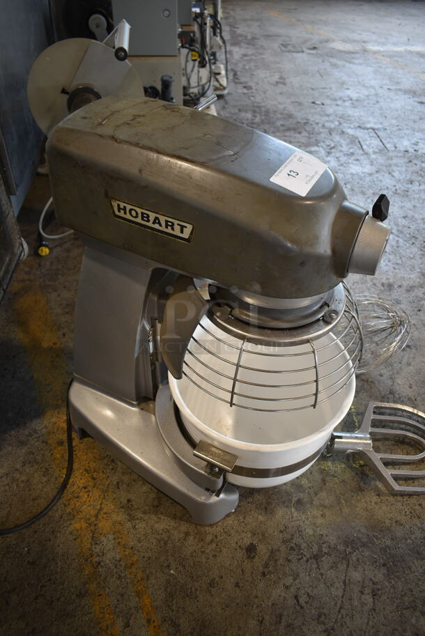 Hobart Legacy HL200 Metal Commercial Countertop 20 Quart Planetary Dough Mixer w/ Mixing Bowl, Bowl Guard, Paddle and Whisk Attachments. 200-240 Volts, 1 Phase. Tested and Working!  - Image 4 of 8