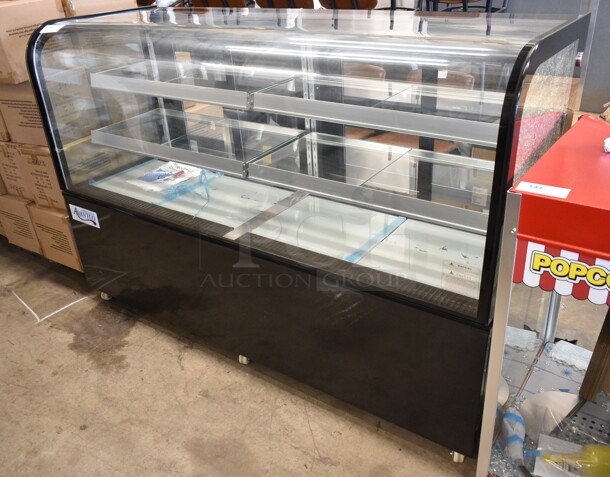 BRAND NEW SCRATCH AND DENT! Avantco 193BC72HCB 72" Curved Glass Black Refrigerated Bakery Display Case. See Pictures for Side Glass Damage. 110-120 Volts, 1 Phase. Tested and Working! - Image 2 of 11