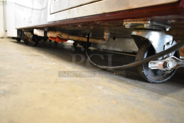 Piper Products 7132752 R3BCM Stainless Steel Commercial Electric Powered Buffet Station w/ 2 Over Shelves on Commercial Casters. 120 Volts, 1 Phase. Tested and Working! - Image 4 of 5