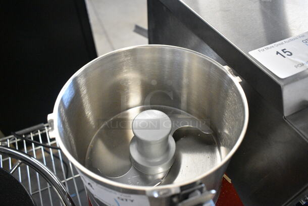 BRAND NEW SCRATCH AND DENT! Robot Coupe R2UB 3 Qt. / 3 Liter Stainless Steel Batch Bowl Food Processor. 120 Volts, 1 Phase. Tested and Working! - Image 6 of 9