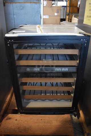 LIKE NEW! Sub Zero 424G/0-2 Metal Mini Wine Chiller Merchandiser. 115 Volts, 1 Phase. Unit Has Only Been Used a Few Times! Tested and Working!