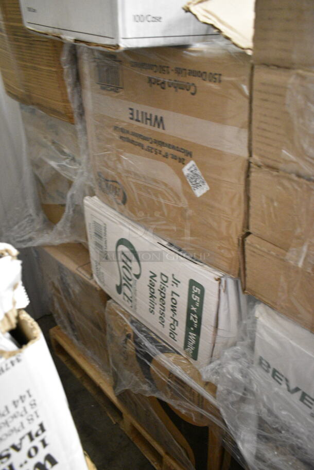 PALLET LOT of 30 BRAND NEW Boxes Including 2 Box 128HDLDBULK ChoiceHD Microwavable Translucent Plastic Deli Container Lid - 480/Case, 5002BNAPWH Choice 2-Ply White Beverage / Cocktail Napkin - 3000/Case, Choice Black Beverage Napkins, 612OB4LB Choice 4 lb. Oblong Foil Take-Out Container - 250/Case, 795PTOKFT1 Choice 4 5/8" x 3 1/2" x 2 1/2" Kraft Microwavable Folded Paper #1 Take-Out Container - 450/Case, 4 Box 130ROLLKFSSV Visions 17" x 17" Pre-Rolled Linen-Feel White Napkin and Silver Heavy Weight Plastic Cutlery Set - 100/Case, 500LFLAT Choice Clear Flat Lid with Straw Slot - 9, 12, 16, 20, and 24 oz. - 1000/Case, Bakers Lane Corrugated Cake Circles, Moist Towelettes, Choice Molded Fiber Cup Carrier, 4 Box 5013858HVY Lavex Hercules 55 Gallon 2 Mil 38" x 58" Low Density Heavy-Duty Black Can Liner / Trash Bag - 50/Case. 30 Times Your Bid! - Image 10 of 12