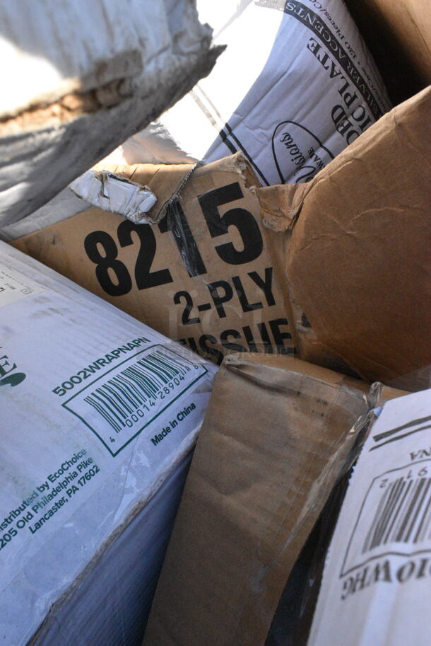 20 BRAND NEW Boxes Including 2 Box 347RPBD10WHG Visions 10" White Plastic Plate with Gold Bands - 120/Case, 5002WRAPNAPN EcoChoice WrapNap 2-Ply Natural Kraft 1/4 Fold Dinner Napkin 16" x 16" - 3000/Case, 500LFLAT Choice Clear Flat Lid with Straw Slot - 9, 12, 16, 20, and 24 oz. - 1000/Case, 5013339 Lavex Hercules 33 Gallon 2 Mil 33" x 39" Low Density Heavy-Duty Black Can Liner / Trash Bag - 100/Case, 50016W Choice White Poly Paper Hot Cup. 20 Times Your Bid!  - Image 6 of 12