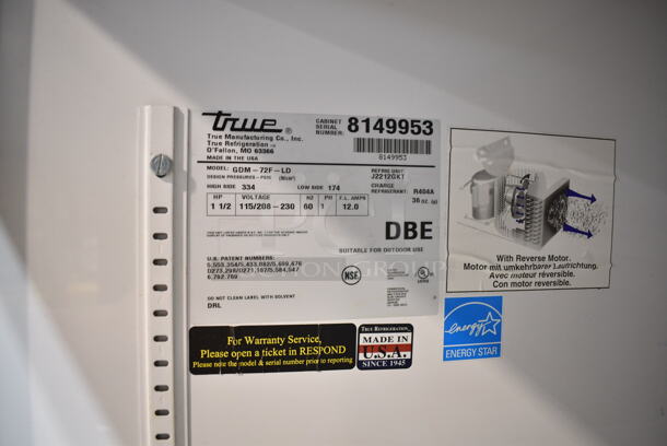 2015 True GDM-72F-LD ENERGY STAR Metal Commercial 3 Door Reach In Freezer Merchandiser w/ Poly Coated Racks on Commercial Casters. 115/208-240 Volts, 1 Phase. Tested and Working! - Image 7 of 7
