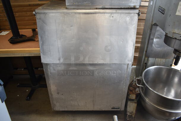 Hoshizaki KM-515MRH Stainless Steel Commercial Ice Head on Commercial Ice Bin. 115-120 Volts, 1 Phase. - Image 4 of 9