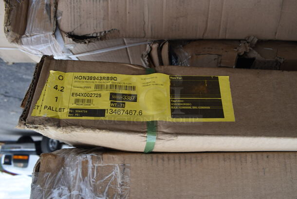 BRAND NEW SCRATCH AND DENT! HON 38943RB9Q 38000 Series 48" x 24" x 29 1/2" Silver Mesh / Light Gray Laminate Right Return Shell - Image 2 of 2