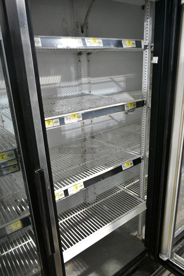 True GDM-49-LD Metal Commercial 3 Door Reach In Cooler Merchandiser w/ Poly Coated Racks. 115 Volts, 1 Phase. Tested and Working! - Image 6 of 8
