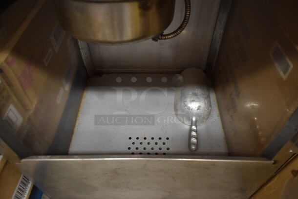 American Permanent Ware PC-1A Stainless Steel Commercial Countertop Popcorn Machine Merchandiser. 120 Volts, 1 Phase. Tested and Working! - Image 6 of 9