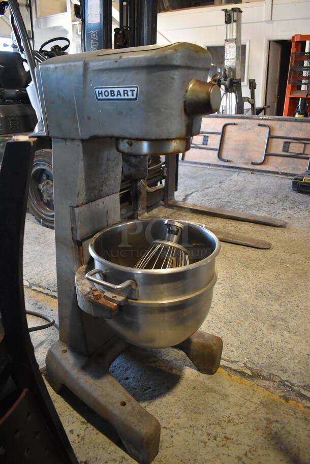 Hobart D-300 Metal Commercial Countertop 30 Quart Planetary Dough Mixer w/ Stainless Steel Mixing Bowl and Whisk Attachment. 220 Volts, 3 Phase. 23x23x45 - Image 4 of 6