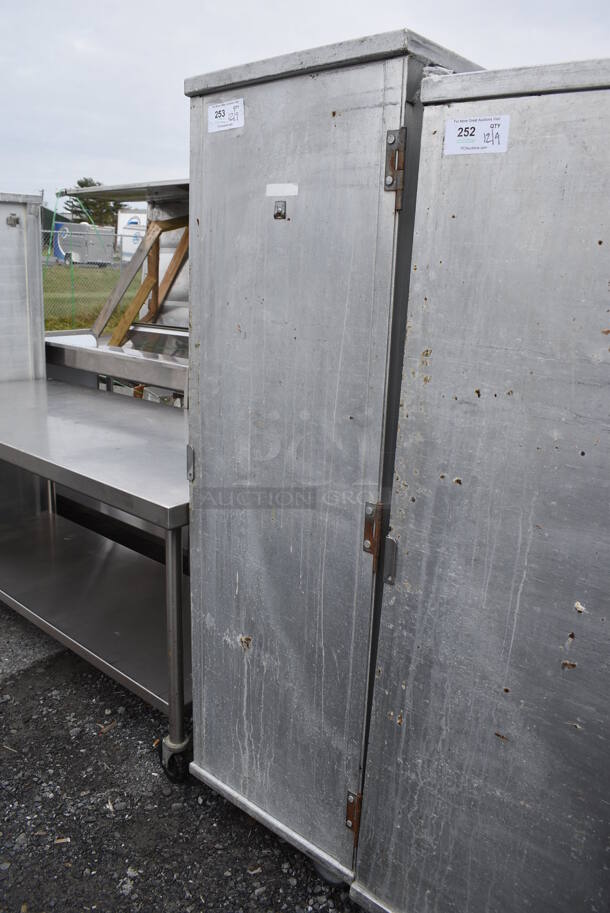 Metal Commercial Enclosed Pan Rack on Commercial Casters. 20.5x27x69 - Image 2 of 5