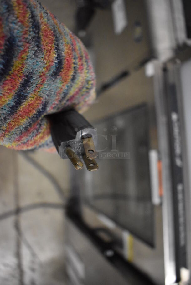 Roundup Stainless Steel Commercial Heated Holding Cabinet Merchandiser. 115 Volts, 1 Phase. 16x16x31.5. Tested and Working! - Image 6 of 6