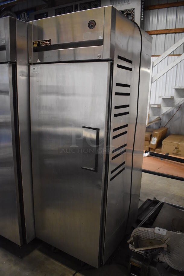 2011 True TG1R-1S Stainless Steel Commercial Single Door Reach In Cooler w/ Poly Coated Racks on Commercial Casters. 115 Volts, 1 Phase. 29x35x83. Tested and Working! - Image 2 of 6