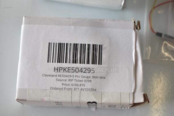 4 BRAND NEW SCRATCH AND DENT! Items; HPKE504295 Cleveland KE50429-5 Prs Gauge; Btm Mnt, HP22199 Cleveland 22199 Vlv,Sld,Stm,Normally Open 1/4", HP108068 Cleveland 108068 Thermocouple; 1/8 In, HP110198 Cleveland 110198 Timer; Mtr Driven; Mechanical;. 4 Times Your Bid! - Image 3 of 6