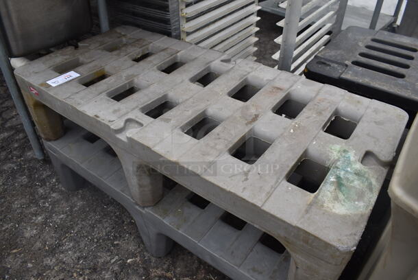 2 Metro Gray Poly Dunnage Racks. 48x22x12. 2 Times Your Bid! - Image 2 of 4