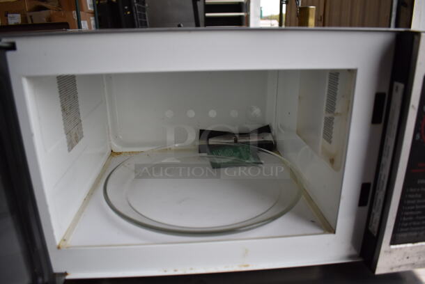 Panasonic CME-1024F Metal Commercial Countertop Microwave Oven. 120 Volts, 1 Phase. 20x15x12 - Image 5 of 7