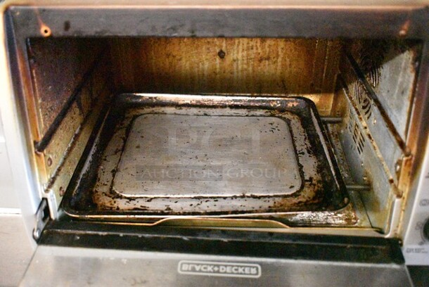 Black & Decker TO1950SBD Countertop Toaster Oven. 120 Volts, 1 Phase. Tested and Working! - Image 2 of 6