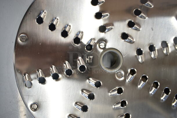 5 BRAND NEW SCRATCH AND DENT! Items for Food Processor Including H4 Grater Blade, H7 Grater Blade, H3 Grater Blade, S Blade, White Poly Pusher. 5 Times Your Bid!  - Image 6 of 10