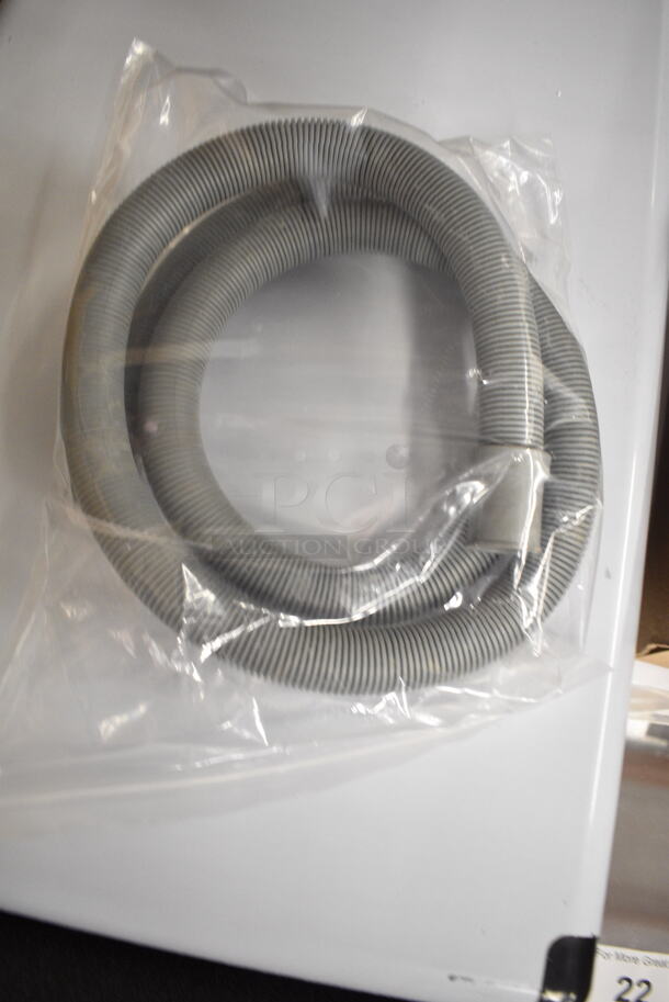 BRAND NEW SCRATCH AND DENT! 2024 Avantco 194UCB77A Stainless Steel Commercial Undercounter Bullet Ice Machine - 96 lb. 115 Volts, 1 Phase.  - Image 5 of 7