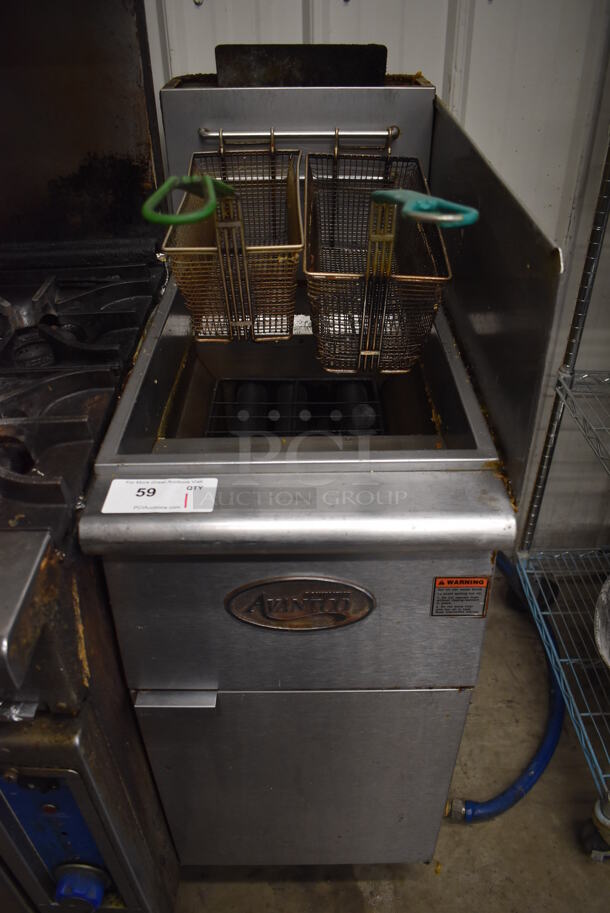 2014 Avantco FF300 Stainless Steel Commercial Natural Gas Powered Deep Fat Fryer w/ 2 Metal Fry Baskets and Right Side Splash Guard. 90,000 BTU. 16x30x44