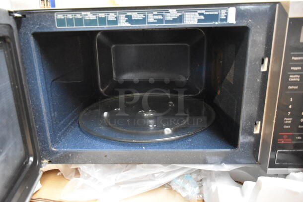 2018 Samsung MS14K5000AS Metal Countertop Microwave Oven. 120 Volts, 1 Phase.  - Image 3 of 4