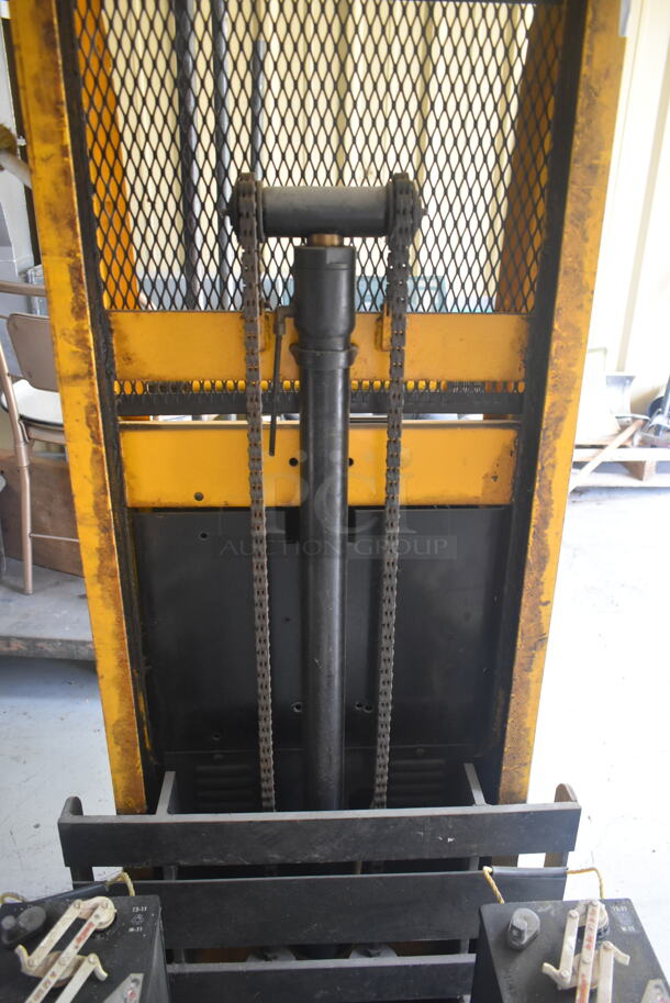 Big Joe 9967 Metal Commercial Electric Powered 1,000 Pound Capacity Hydraulic Forklift. Comes w/ 2 Batteries. BUYER MUST REMOVE - Image 5 of 8