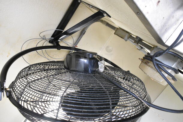 Air King Metal High Velocity Fan. 115 Volts, 1 Phase. BUYER MUST REMOVE: Bring Tools and Manpower Needed To Remove This Item. This Unit Was In Working Condition When the Restaurant Closed. (kitchen) - Image 2 of 3