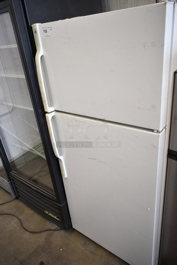 General Electric GE GTS17DBEMRWW Metal Cooler Freezer Combo. 115 Volts, 1 Phase. Tested and Powers On But Does Not Get Cold
 - Image 1 of 5