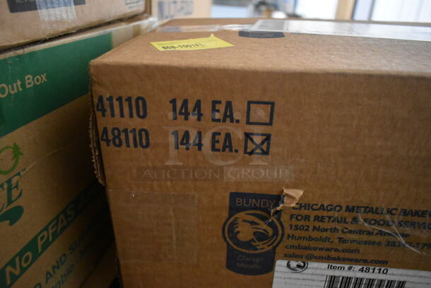 BRAND NEW SCRATCH AND DENT! Chicago Metallic 48110 8 7/8" x 1 1/8" 29 Gauge Aluminum Pie Pan - 144/Case - Image 4 of 8