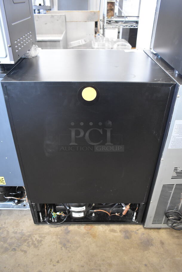 BRAND NEW SCRATCH AND DENT! Whynter BWR-462D 46-Bottle Dual Temperature Zone Built-In Wine Refrigerator Merchandiser. 115 Volts, 1 Phase. Tested and Working! - Image 6 of 7