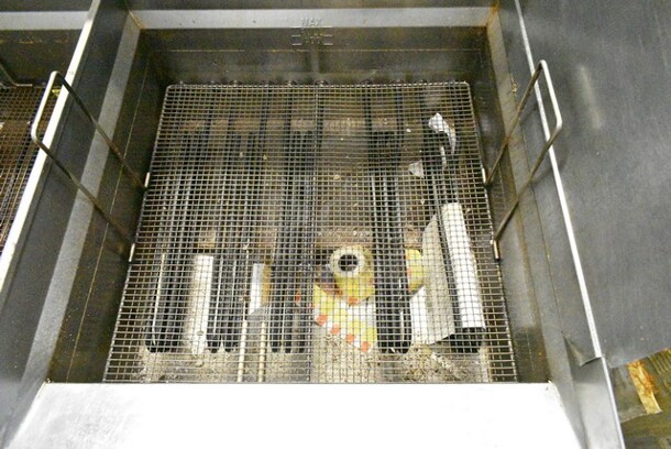 Giles EOF-10-10 Stainless Steel Commercial Electric Powered 3 Bay Fryer w/ Dumping Station on Commercial Casters. 480 Volts, 3 Phase. - Image 3 of 12