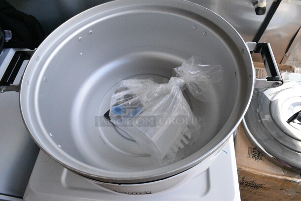 BRAND NEW SCRATCH AND DENT! Avantco 177GRC110NAT Natural Gas 110 Cup (55 Cup Raw) Gas Rice Cooker. 14,000 BTU - Image 5 of 9