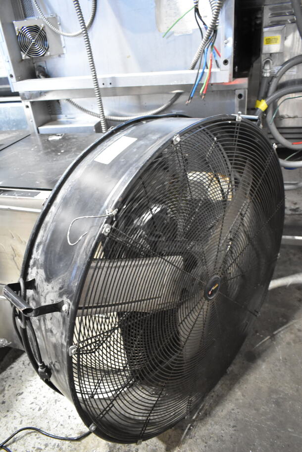 2017 Utilitech SFDC-900F MEtal Floor Fan. 120 Volts, 1 Phase. Tested and Working! - Image 2 of 5