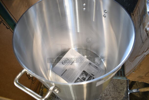 BRAND NEW SCRATCH AND DENT! Choice 471SP60QTHD 60 Qt. Heavy Weight Aluminum Stock Pot - Image 3 of 5