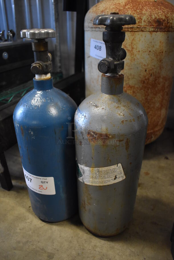 2 Metal Carbon Dioxide Tanks. 5x5x17.5. 2 Times Your Bid! Buyer Must Pick Up - We Will Not Ship This Item.  - Image 2 of 4