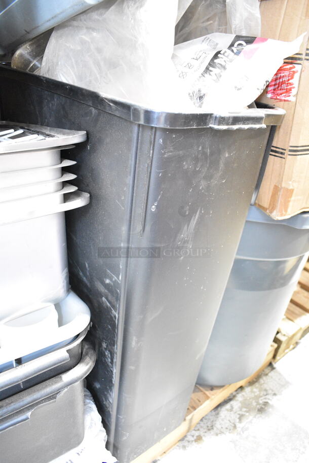 PALLET LOT of 40 BRAND NEW! Items/Boxes Including Winco STR-10 Steamer Racks, 8.25" Cake Stand, Winco ACSD-712 Straw Dispenser, Utensils, Bus Bins, Vegetable Dicer, Thermometers, Stainless Steel Drop In Bins, Black Slim Jim Trash Can, Oven Mitts, Winco WWB-10 Salad Bowl, Qualite Poly Condiment Bottles. 40 Times Your Bid! - Image 11 of 12