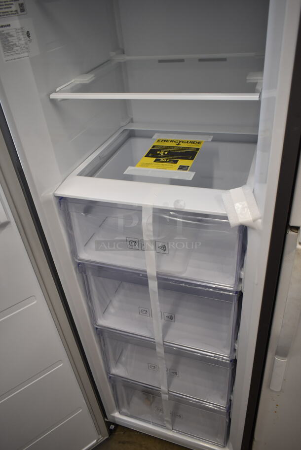 BRAND NEW SCRATCH AND DENT! Samsung RZ11M7074SA Stainless Steel Single Door Reach In Freezer. 115 Volts, 1 Phase. Tested and Working! - Image 4 of 7