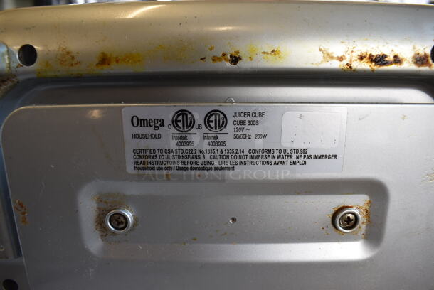 Omega CUBE 300S Metal Countertop Juicer Cube. 120 Volts, 1 Phase. 10.5x10x10. Tested and Working! - Image 6 of 6