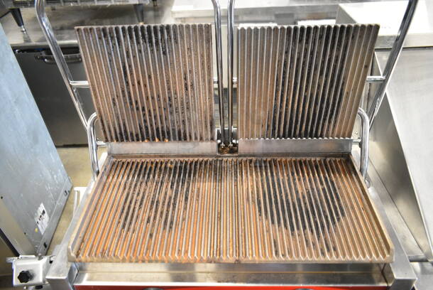 Avantco 177P84 Stainless Steel Commercial Countertop Double Panini Press. 120 Volts, 1 Phase. Tested and Working! - Image 4 of 5
