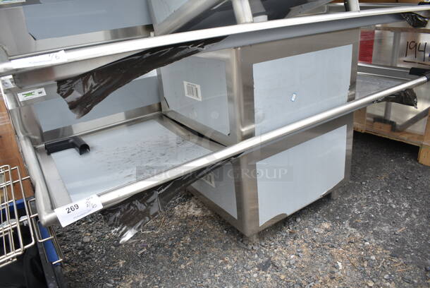 BRAND NEW SCRATCH AND DENT! Regency 600S12424224 Stainless Steel Single Bay Sink w/ Dual Drain Boards. Bay 24x24x14. Drain Boards 22.5x26 - Image 2 of 6