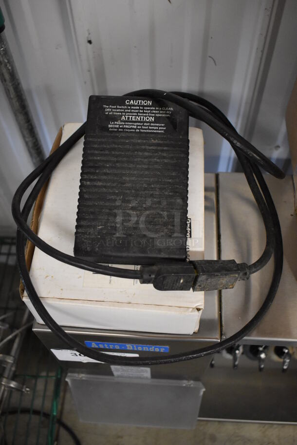 Astro Blender AM-2 Stainless Steel Commercial Countertop Mix-N-Blender w/ 2 Foot Pedals and 39 Bottles. 115 Volts, 1 Phase. 28x11x24.5. Tested and Working! - Image 7 of 12