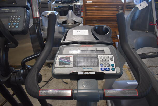 Life Fitness Life Cycle 9500HR Metal Commercial Floor Style Stationary Exercise Bicycle. 22x42x57. Tested and Does Not Power On - Image 7 of 7