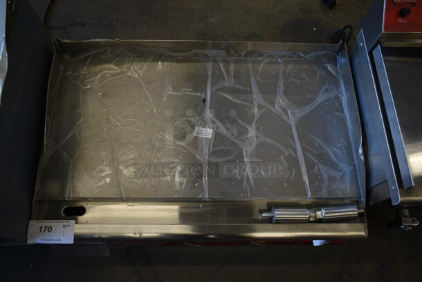 BRAND NEW SCRATCH AND DENT! 2023 Avantco 177EG30N Stainless Steel Commercial Countertop Electric Powered Flat Top Griddle. 208/240 Volts, 1 Phase. - Image 2 of 5