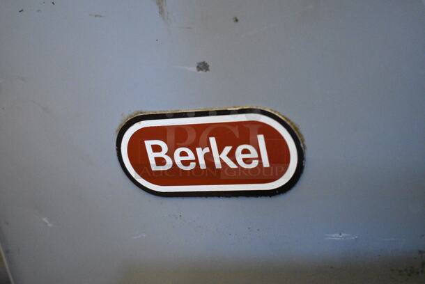 Berkel Metal Commercial Countertop Bread Loaf Slicer. 115 Volts, 1 Phase. Tested and Working!  - Image 4 of 5