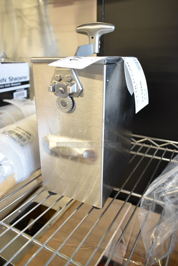 BRAND NEW SCRATCH AND DENT! Edlund 266 Single-Speed Tabletop Electric Can Opener. 120 Volts, 1 Phase. Tested and Working! - Image 3 of 6