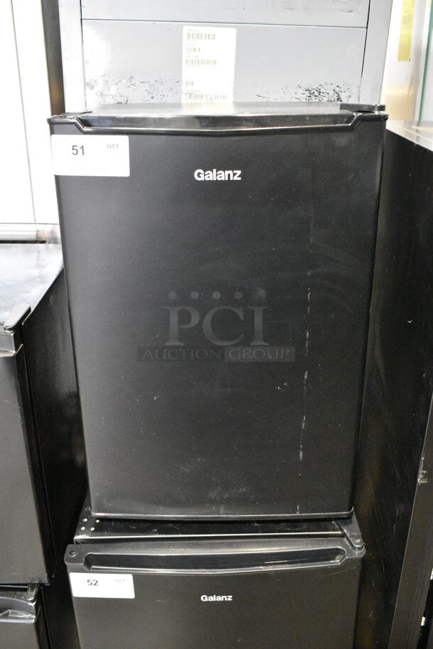 Galanz GLR25MBKE02 Mini Cooler. 115 Volts, 1 Phase. Tested and Powers On But Does Not Get Cold - Image 1 of 6
