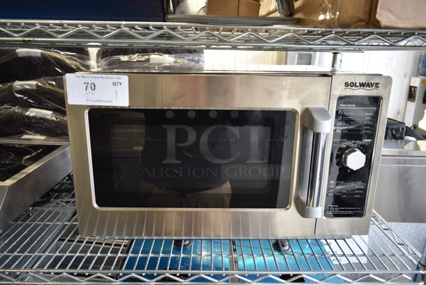 BRAND NEW SCRATCH AND DENT! Solwave 180MW112D 1000W Stackable Commercial Microwave with Large 1.2 cu. ft. Interior and Dial Controls. 120 Volts, 1 Phase.  - Image 2 of 6