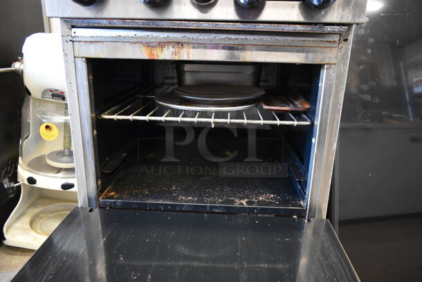 American Range AR-4 Stainless Steel Commercial Natural Gas Powered 4 Burner Range w/ Oven and Back Splash.  - Image 4 of 6