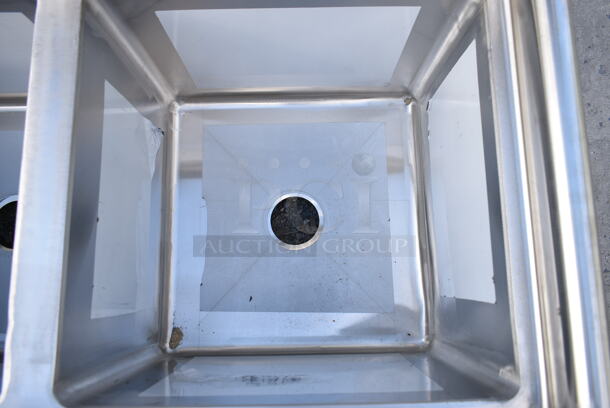BRAND NEW SCRATCH AND DENT! Regency 600S31818 Stainless Steel 3 Bay Sink. Bays 18x18x14 - Image 4 of 7