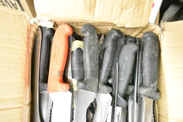 50 SHARPENED Stainless Steel Knives Including Serrated Bread Knives. 50 Times Your Bid!  - Image 3 of 10